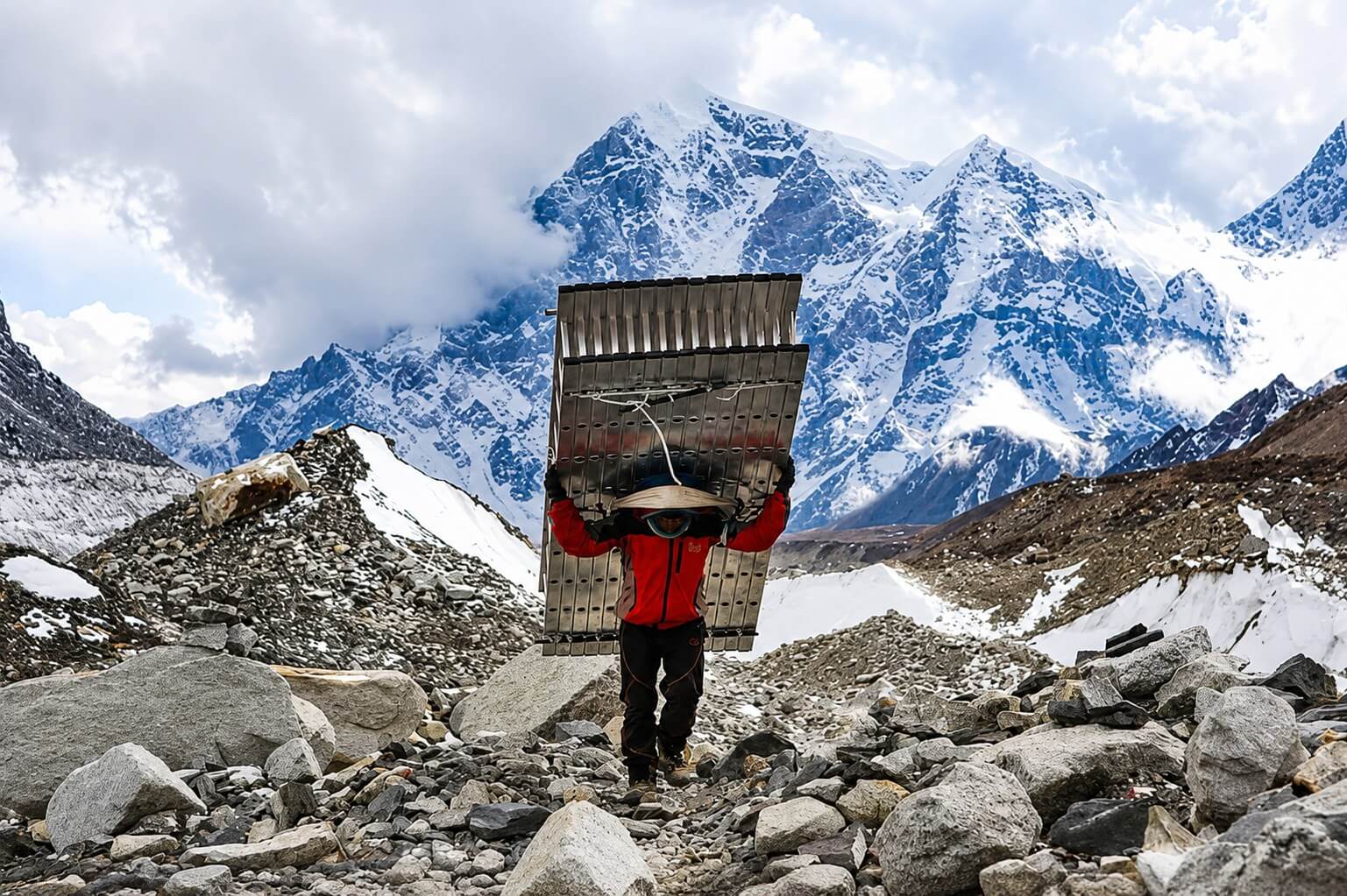 V-Mountains gallery 1